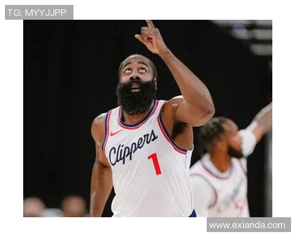 快船队裁掉塔克引发哈登续约谈判暂停，球迷热议离开篮网决定